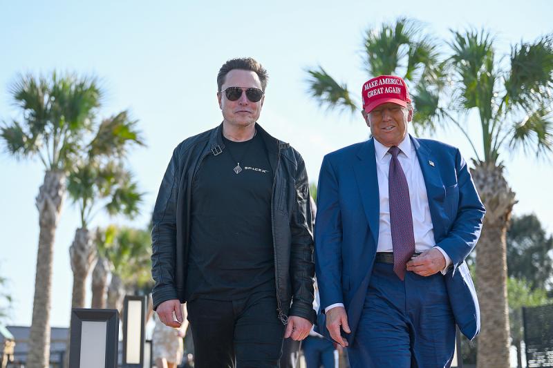 Megkezdődött Trump és Musk körüli tisztogatás, és ezrek kerülnek ki az adóhivatal kötelékéből.