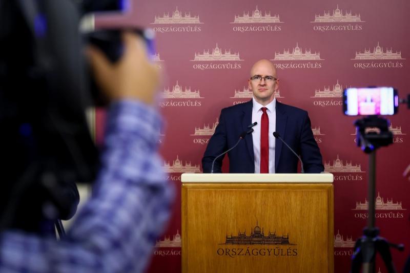 A Jobbik a Nemzeti Választási Bizottság (NVB) határozata ellenére is folytatja a devizahitelesek támogatását - olvasható az Alfahir.hu-n.